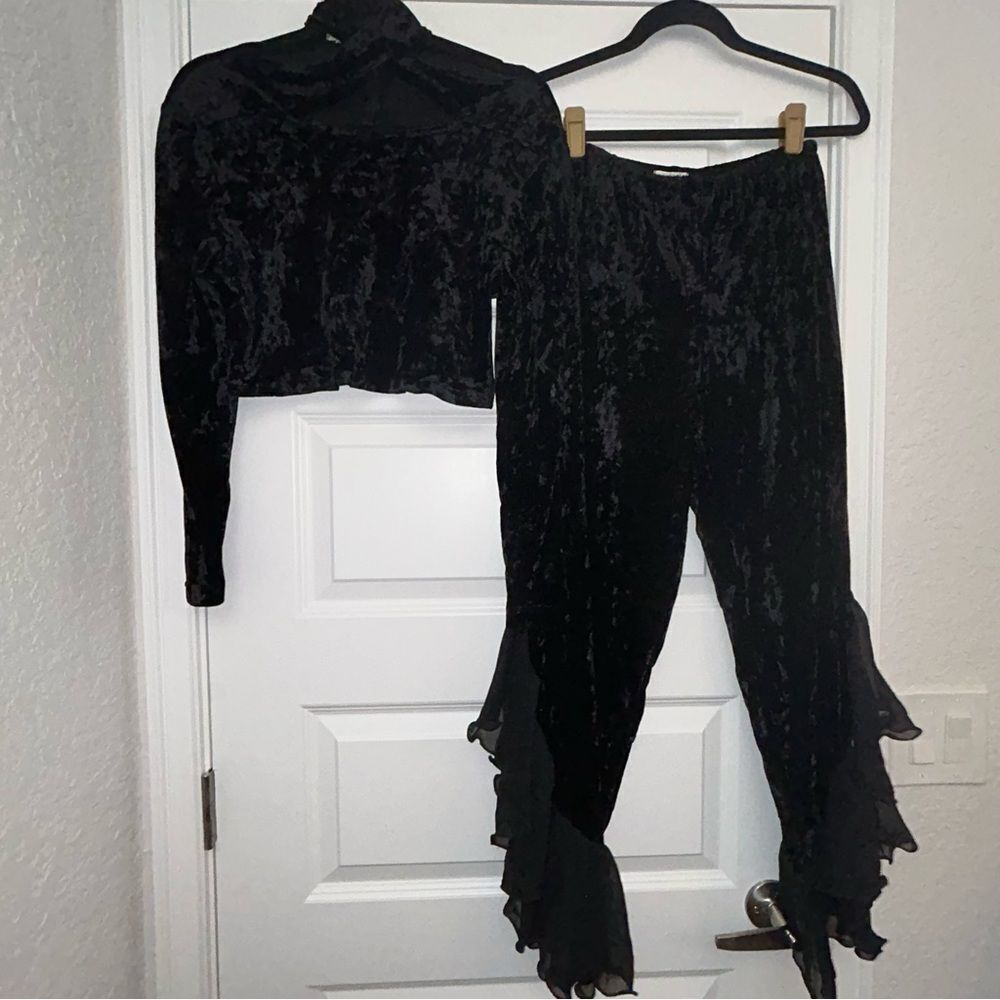 Baladi Boutique Velour Long Sleeve Crop Top and Tulip Boho Pull On Pants
